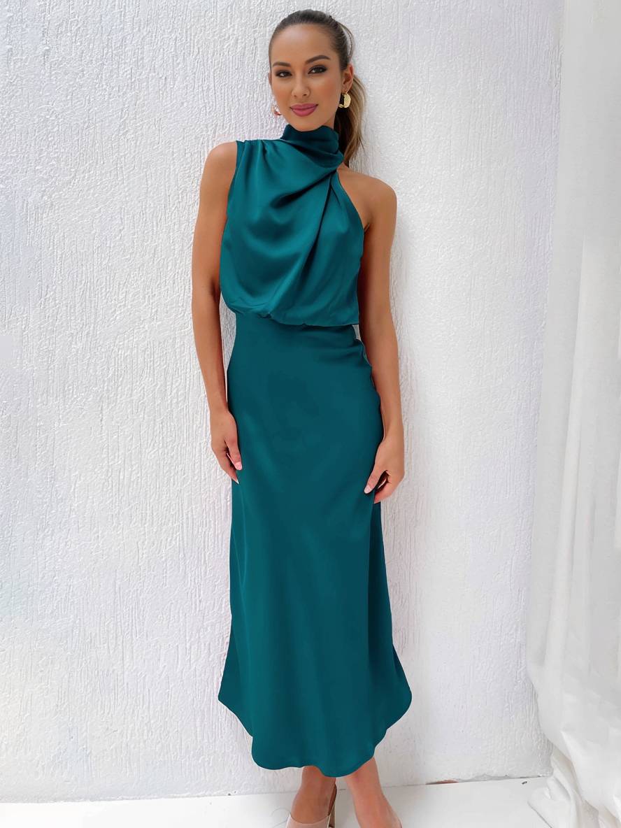 Robe Longue Élégante | Satin, Coupe Asymétrique, Col Roulé, Licou, Sans Manches, Soirée & Mariage