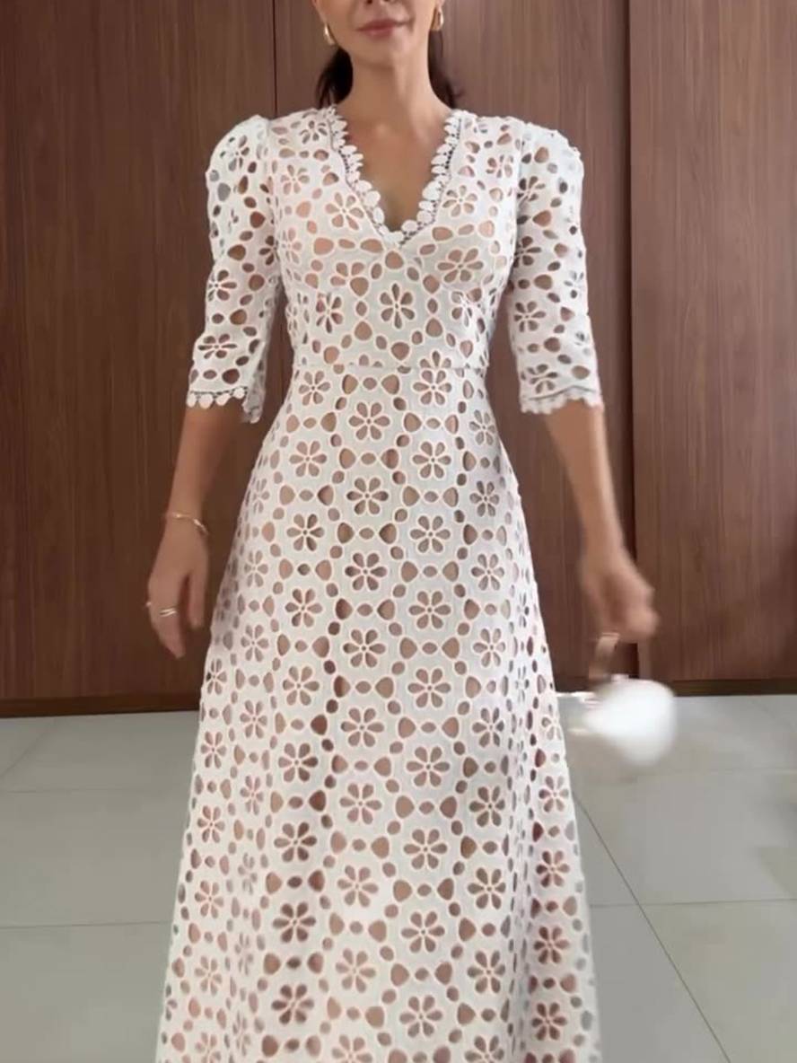 Robe Longue Trapèze | Dentelle Broderie Anglaise, V-Cou, Manches au Coude