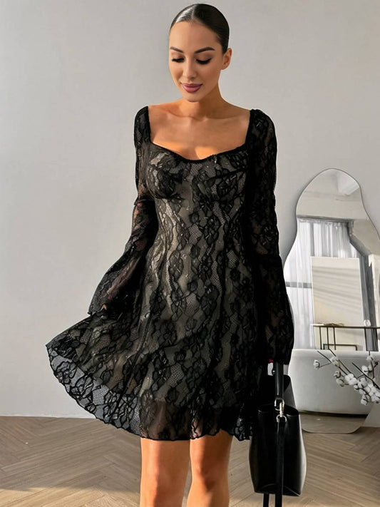 Robe courte dentelle col carré manches évasées manches longues femme élégant de cocktail